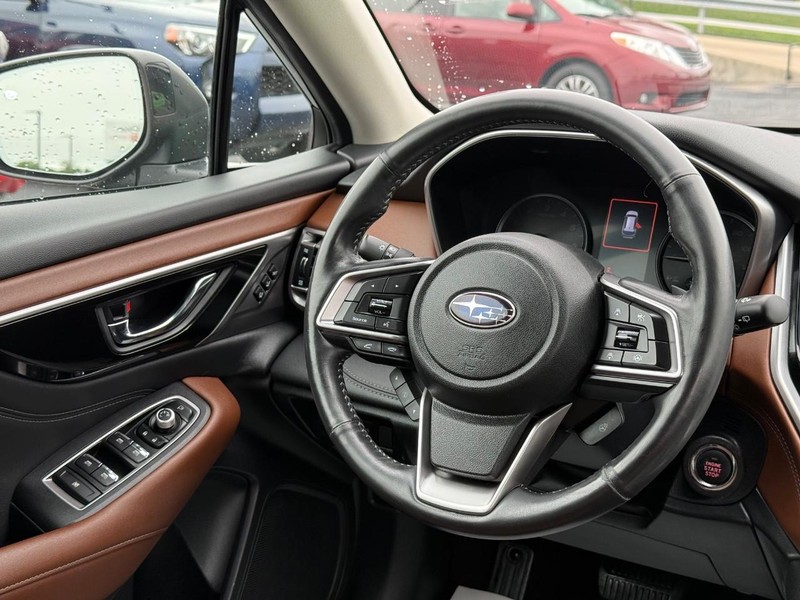 Subaru Outback Vehicle Full-screen Gallery Image 14