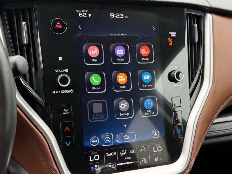 Subaru Outback Vehicle Full-screen Gallery Image 18