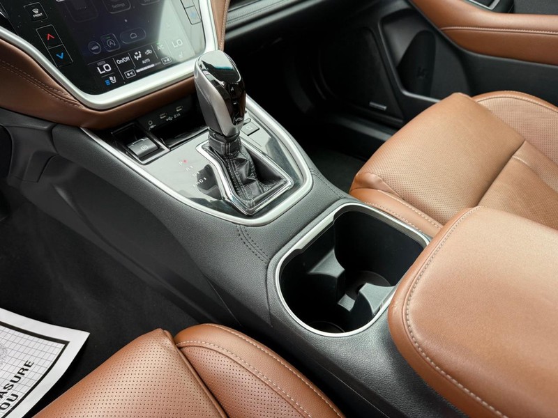 Subaru Outback Vehicle Full-screen Gallery Image 20