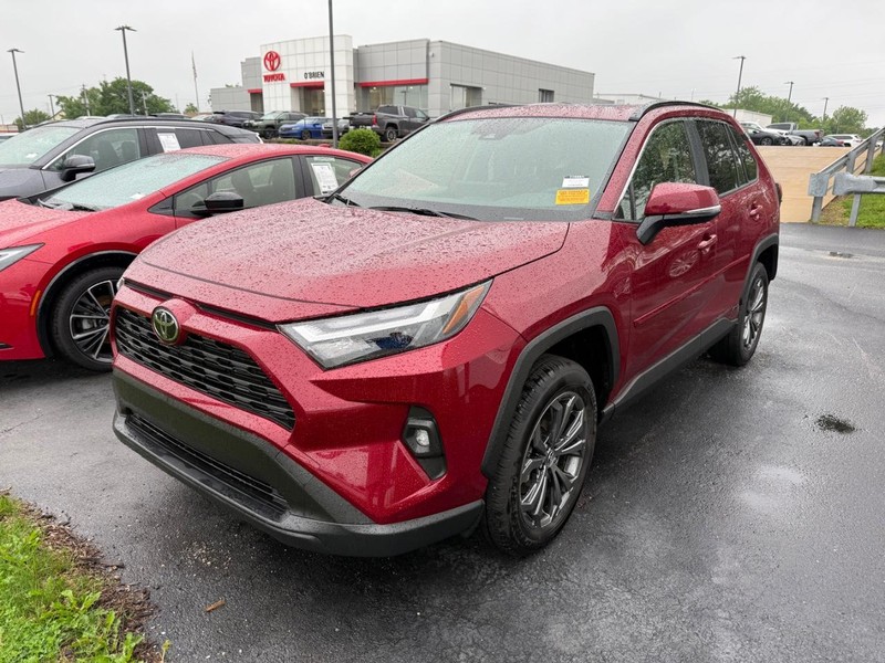 Toyota RAV4 Vehicle Image 02