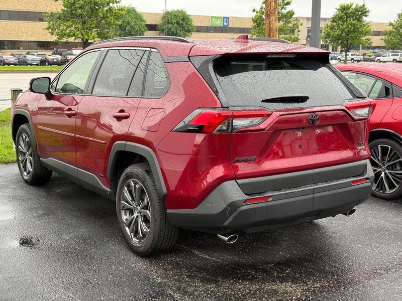 Toyota RAV4 Vehicle Image 03