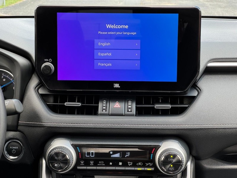 Toyota RAV4 Vehicle Image 13