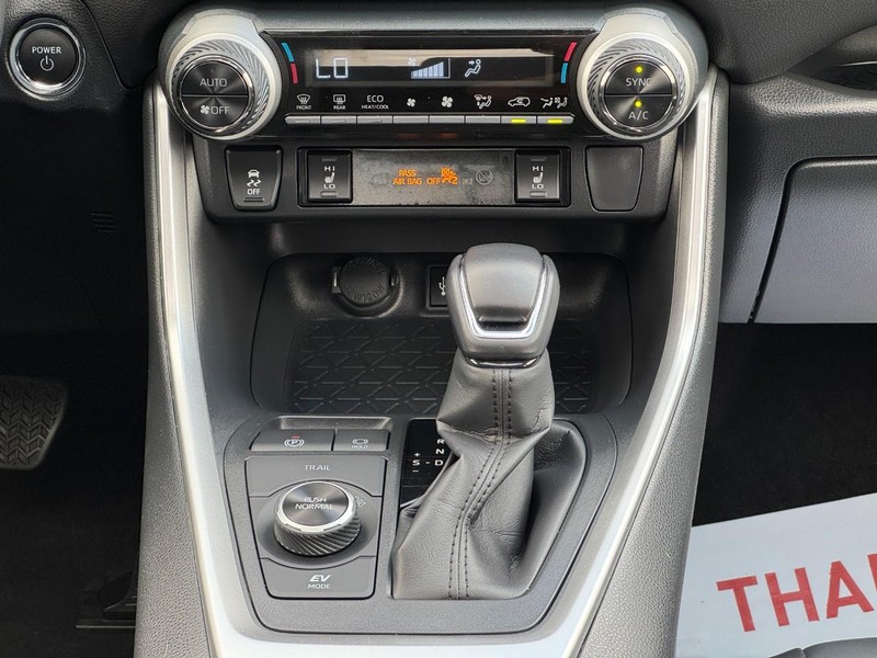 Toyota RAV4 Vehicle Image 14