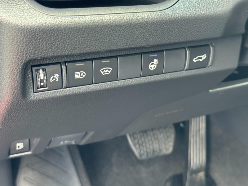 Toyota RAV4 Vehicle Image 16