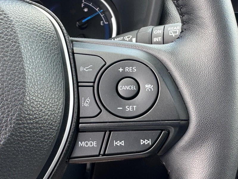 Toyota RAV4 Vehicle Image 18