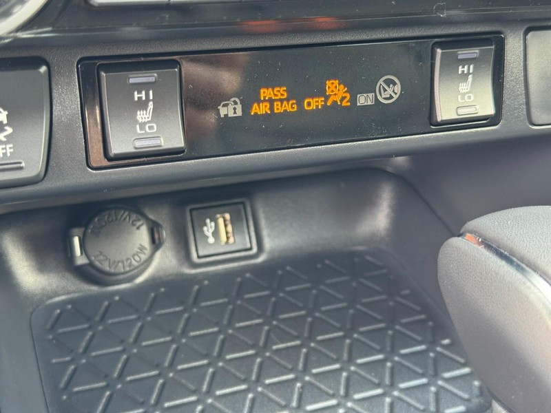 Toyota RAV4 Vehicle Image 20