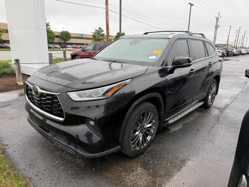 Toyota Highlander Vehicle Image 02