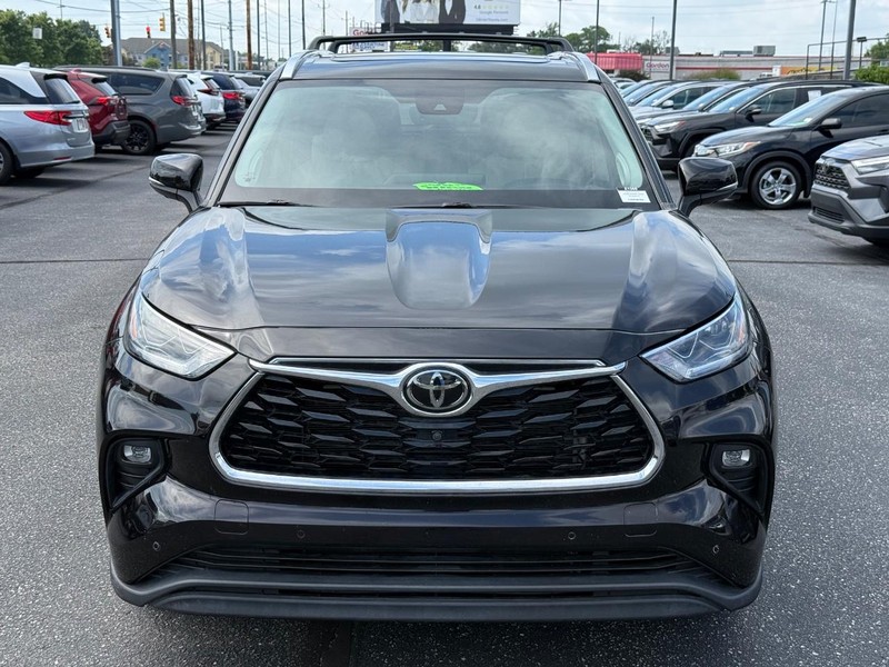 Toyota Highlander Vehicle Image 10