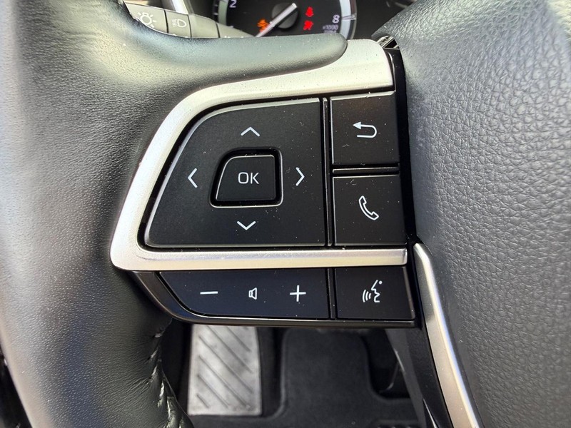 Toyota Highlander Vehicle Image 16