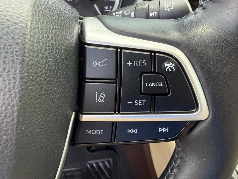 Toyota Highlander Vehicle Image 17