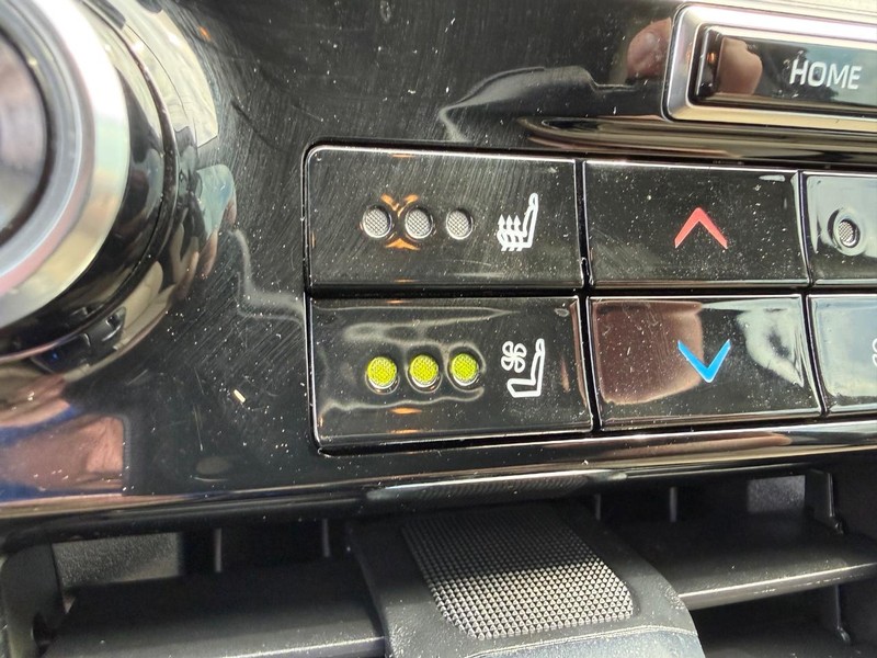 Toyota Highlander Vehicle Image 19
