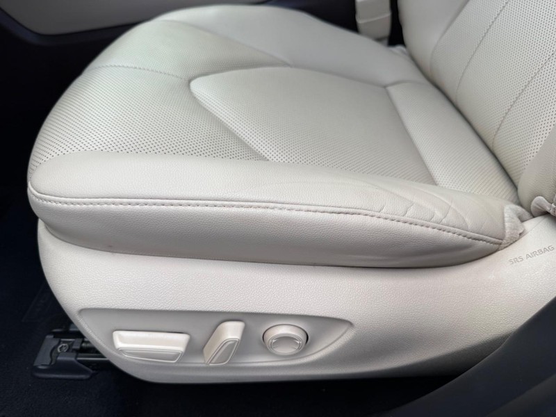 Toyota Highlander Vehicle Image 28