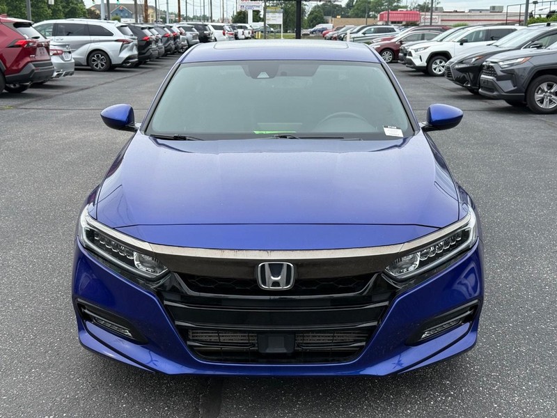 Honda Accord Sedan Vehicle Full-screen Gallery Image 09