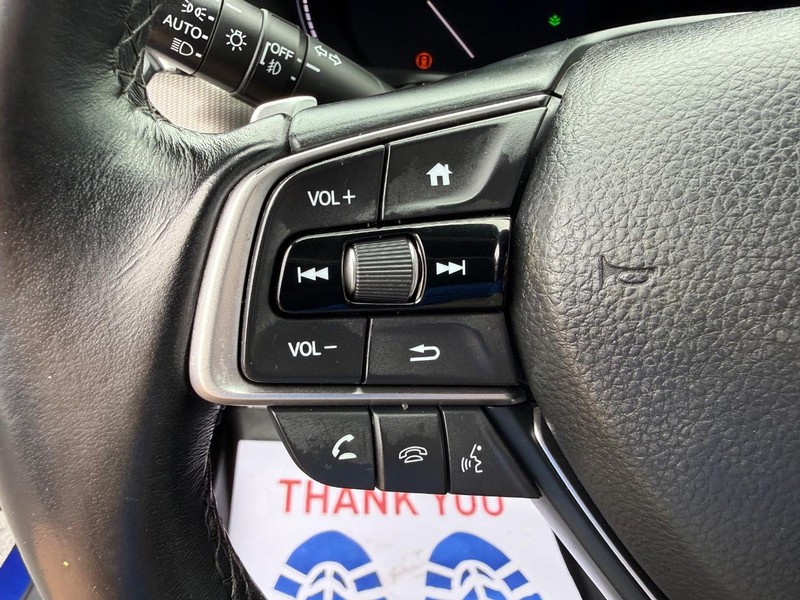 Honda Accord Sedan Vehicle Full-screen Gallery Image 14
