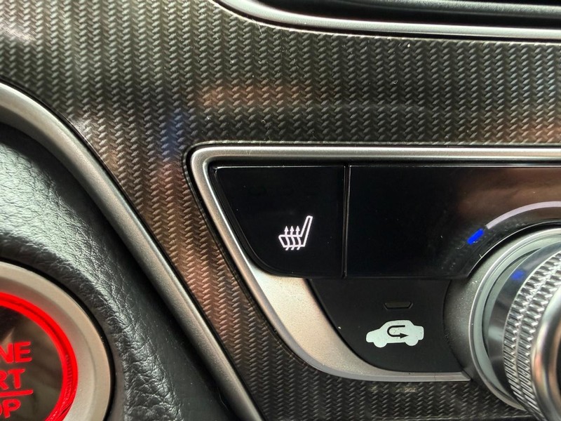 Honda Accord Sedan Vehicle Full-screen Gallery Image 17