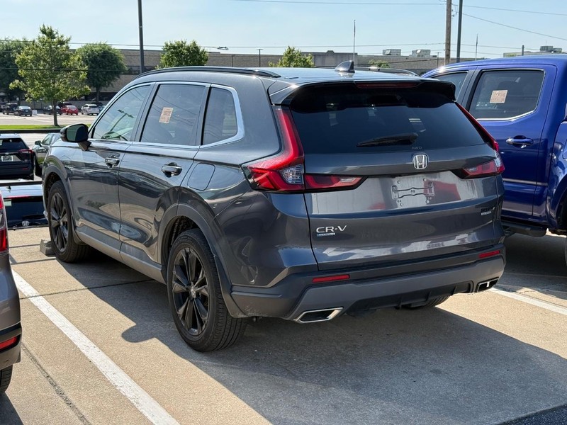 Honda CR-V Hybrid Vehicle Image 03