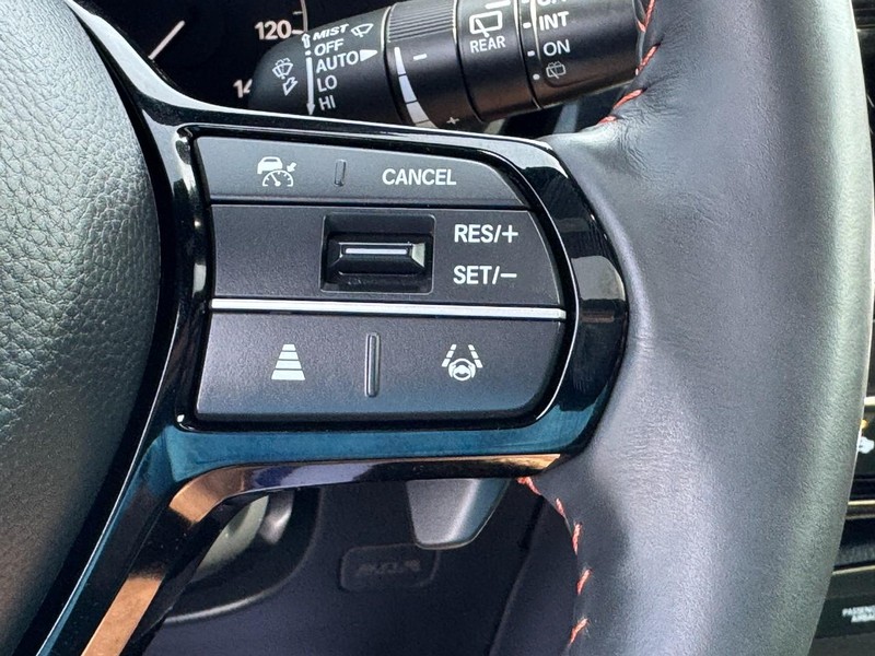Honda CR-V Hybrid Vehicle Image 18
