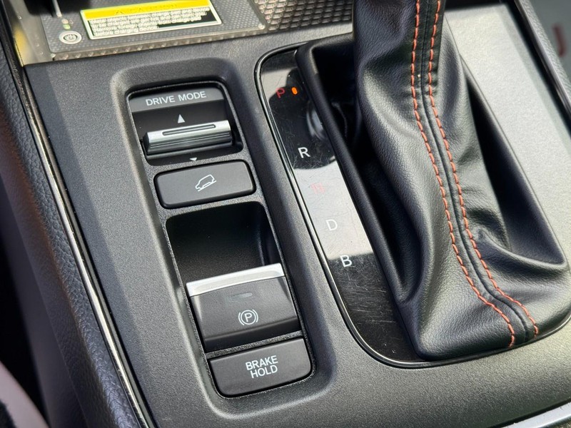 Honda CR-V Hybrid Vehicle Image 23