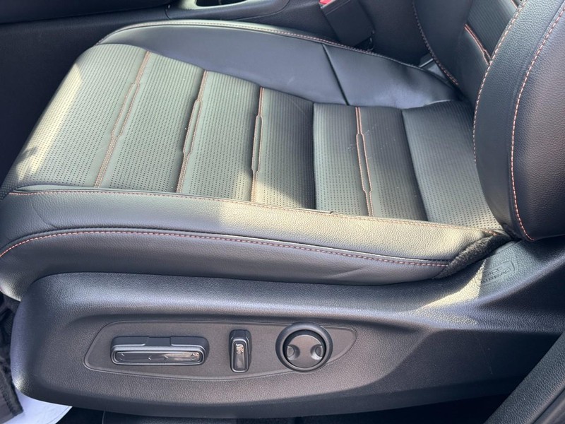 Honda CR-V Hybrid Vehicle Image 26