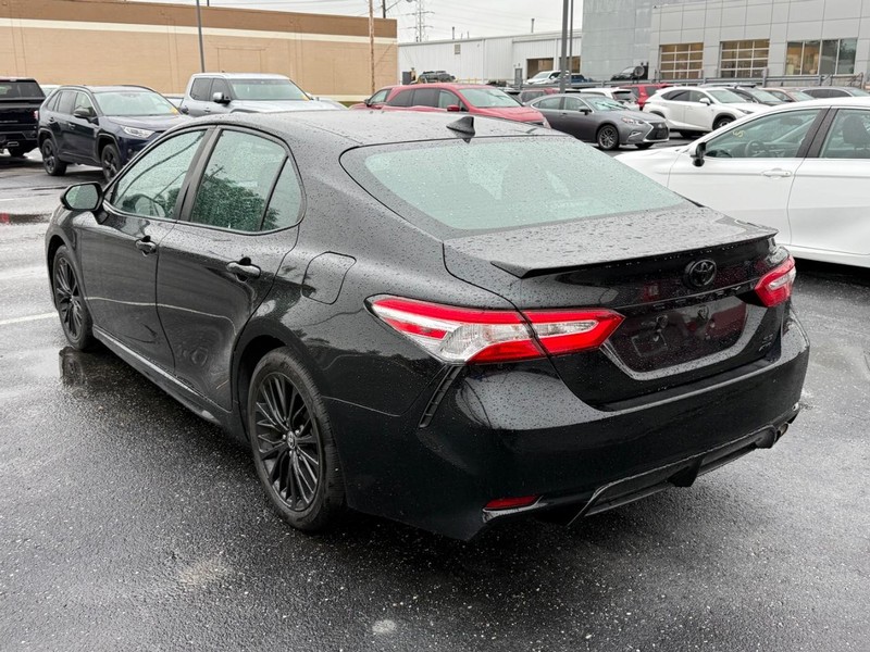 Toyota Camry Vehicle Image 03