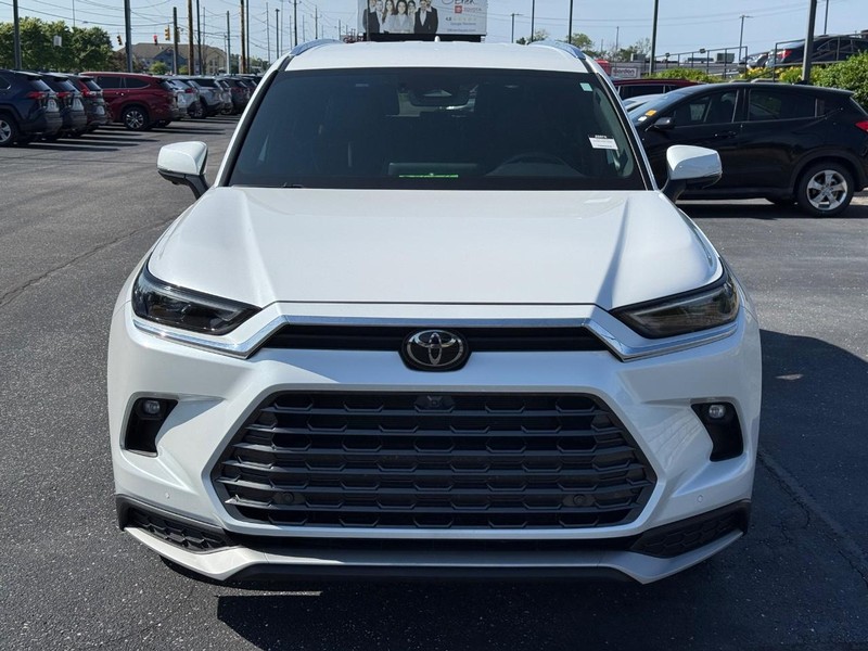 Toyota Grand Highlander Vehicle Image 10