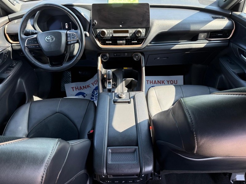 Toyota Grand Highlander Vehicle Image 13