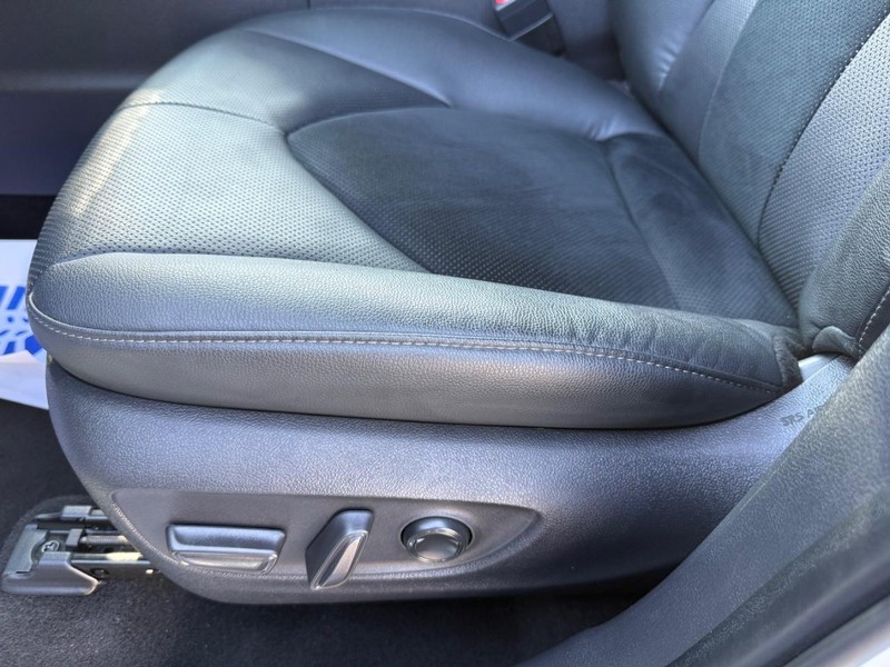 Toyota Grand Highlander Vehicle Image 26