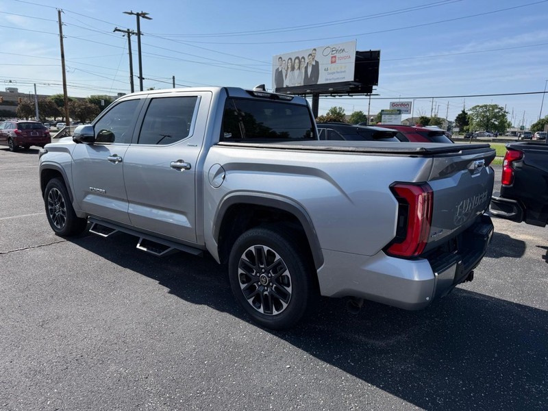 Toyota Tundra 4WD Vehicle Image 03