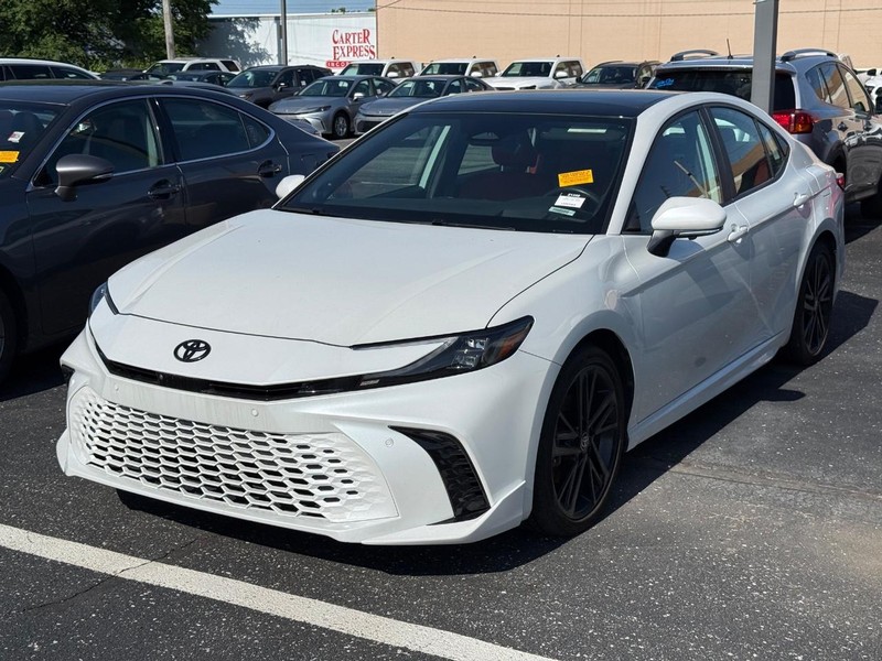Toyota Camry Vehicle Image 02
