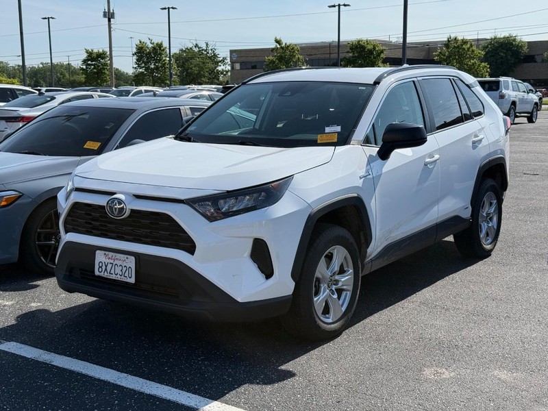 Toyota RAV4 Vehicle Image 02