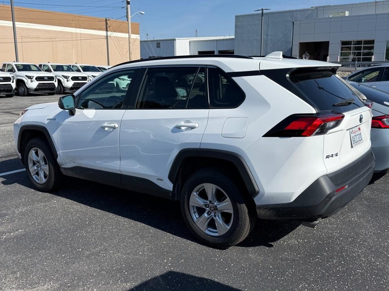 Toyota RAV4 Vehicle Image 03