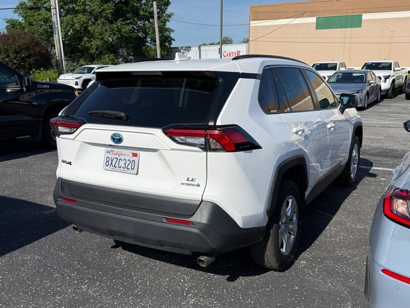 Toyota RAV4 Vehicle Image 04