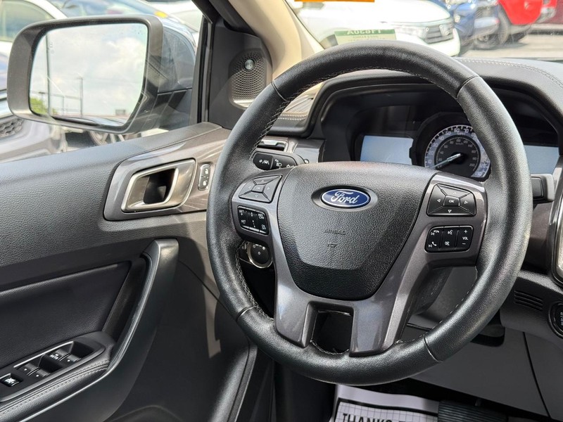Ford Ranger Vehicle Full-screen Gallery Image 12