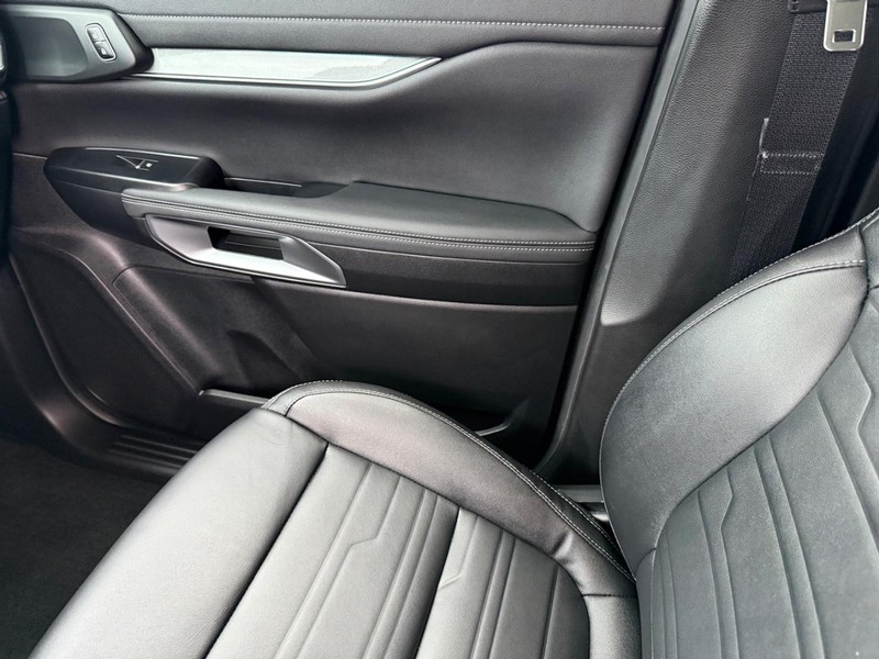 Ford Ranger Vehicle Full-screen Gallery Image 20