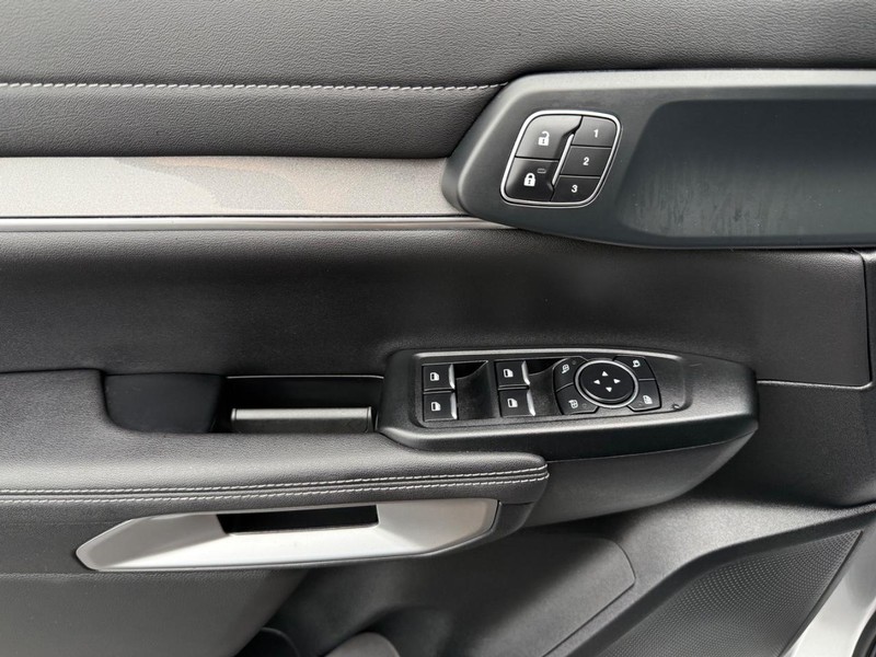 Ford Ranger Vehicle Full-screen Gallery Image 23