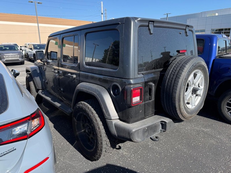 Jeep Wrangler Vehicle Image 03