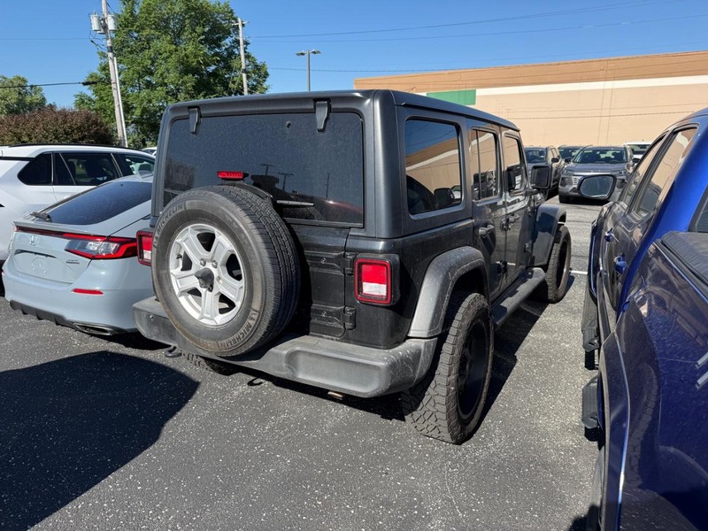 Jeep Wrangler Vehicle Image 04