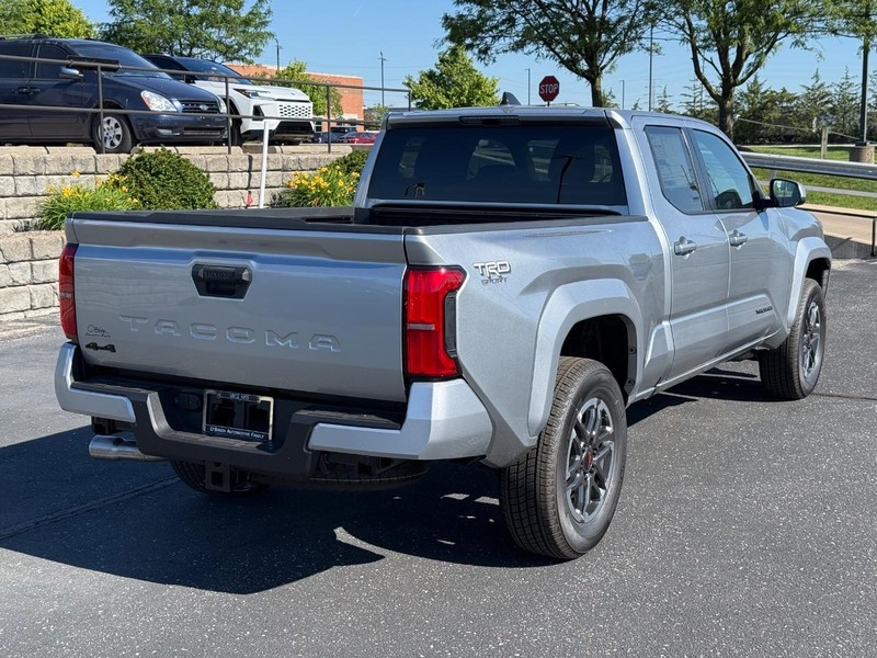 Toyota Tacoma 4WD Vehicle Image 03