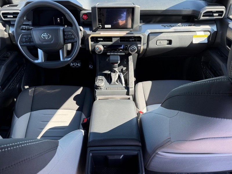 Toyota Tacoma 4WD Vehicle Image 05