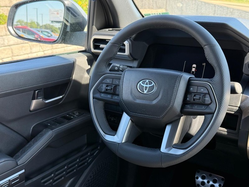 Toyota Tacoma 4WD Vehicle Image 06