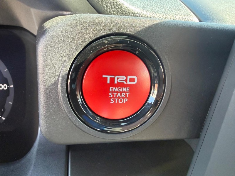Toyota Tacoma 4WD Vehicle Image 09