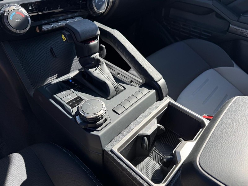Toyota Tacoma 4WD Vehicle Image 14