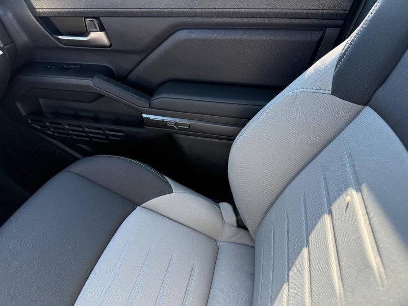 Toyota Tacoma 4WD Vehicle Image 15