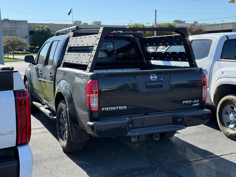 Nissan Frontier Vehicle Image 03