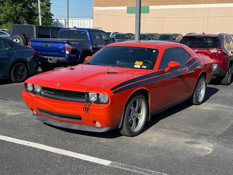 Dodge Challenger Vehicle Image 02