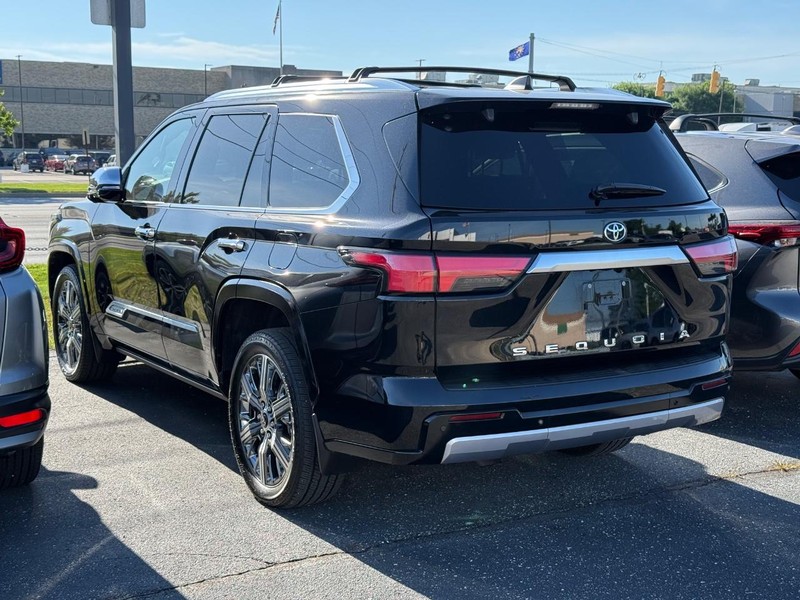 Toyota Sequoia Vehicle Image 03