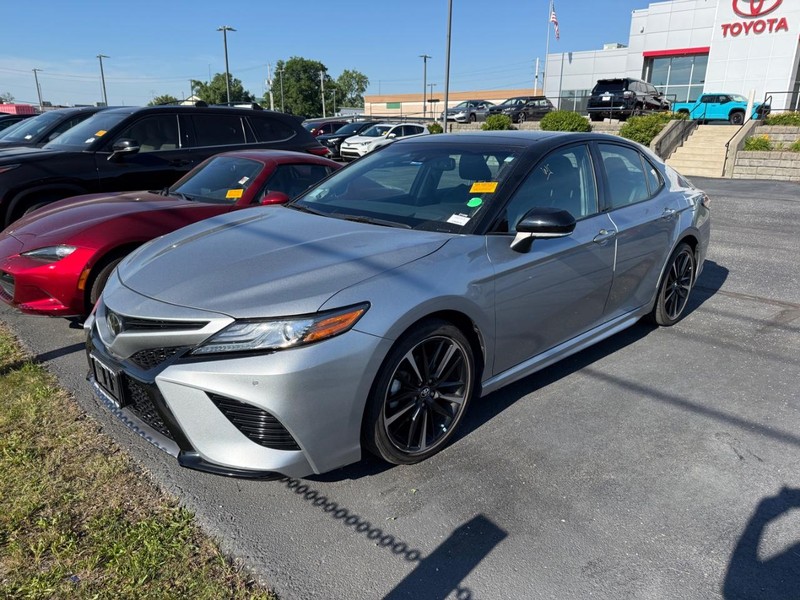 Toyota Camry Vehicle Image 02
