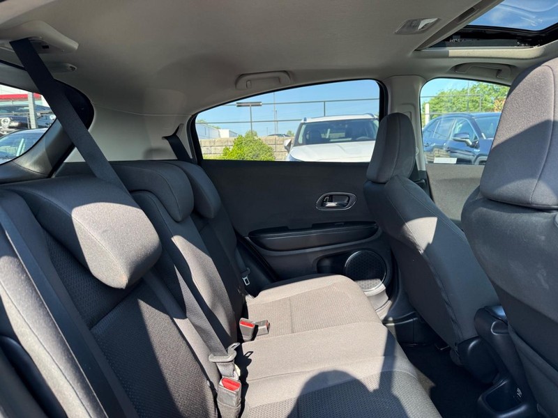 Honda HR-V Vehicle Full-screen Gallery Image 10