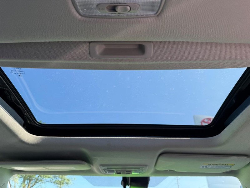 Honda HR-V Vehicle Full-screen Gallery Image 11