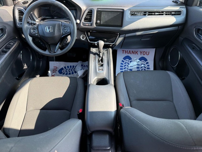 Honda HR-V Vehicle Full-screen Gallery Image 12